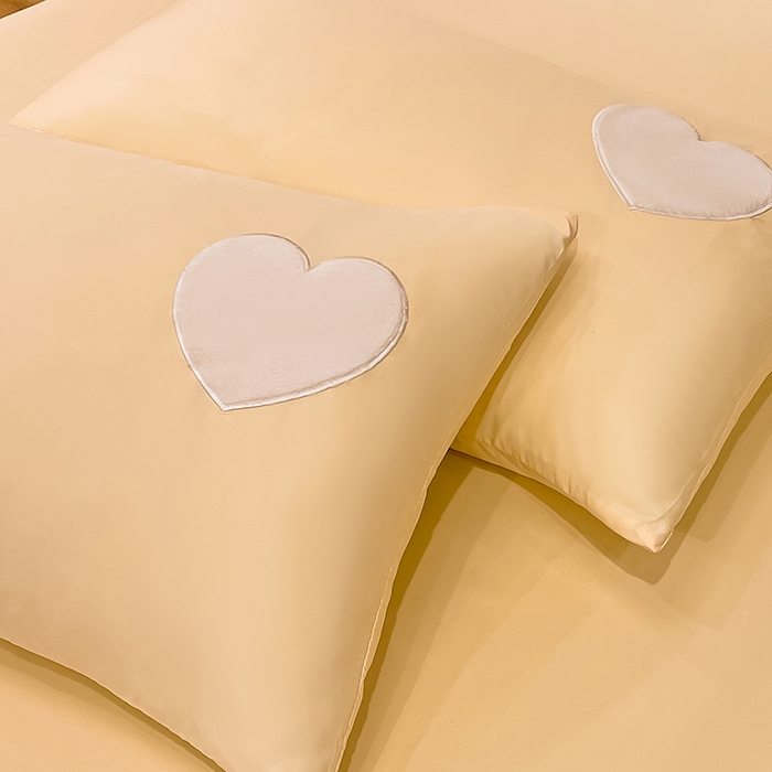 91家纺网 家纺一手货源 找家纺 艾米家居 2025新款水洗真丝刺绣四件套-爱心系列 爱心黄