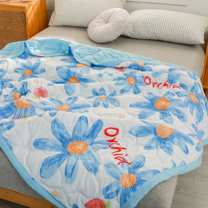 91家纺网 家纺一手货源 找家纺 被多多 2025新款亲肤透气水洗棉夏被 浅浅花漾