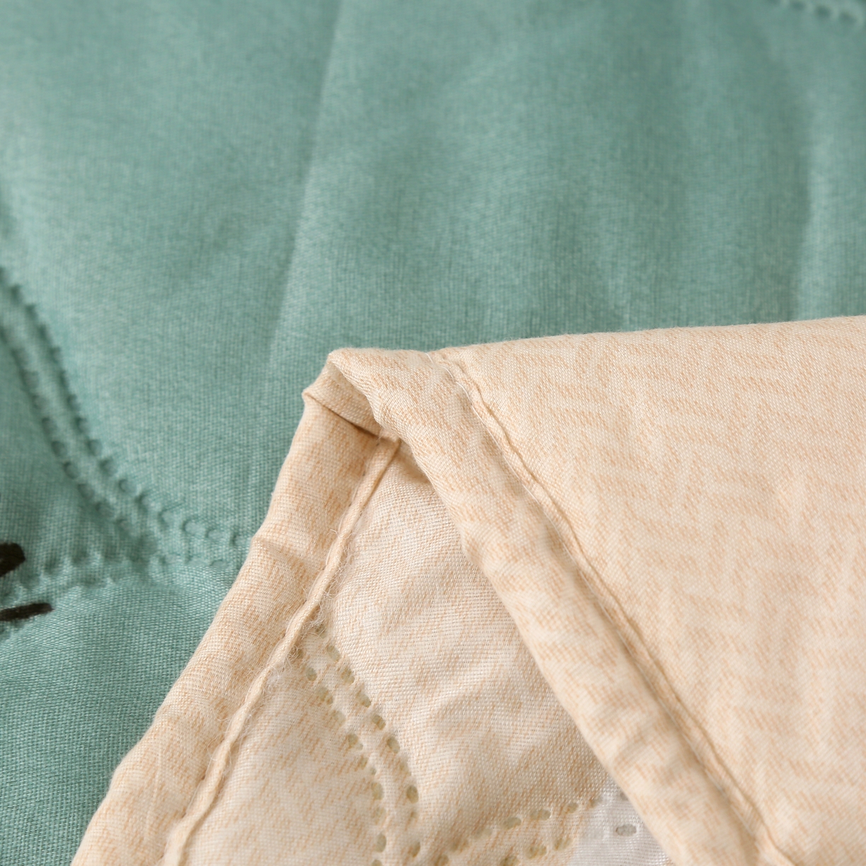 91家纺网 家纺一手货源 找家纺 被多多 2023新款舒适可水洗钻石绒夏凉被 童话