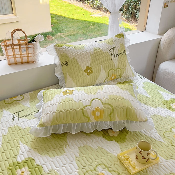 91家纺网 家纺一手货源 找家纺 柒月家居2023新款乳胶床裙款凉席和夏被 床裙款-花季