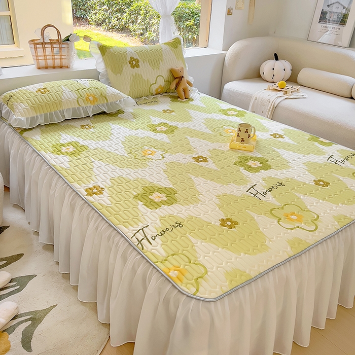 91家纺网 家纺一手货源 找家纺 柒月家居2023新款乳胶床裙款凉席和夏被 床裙款-花季