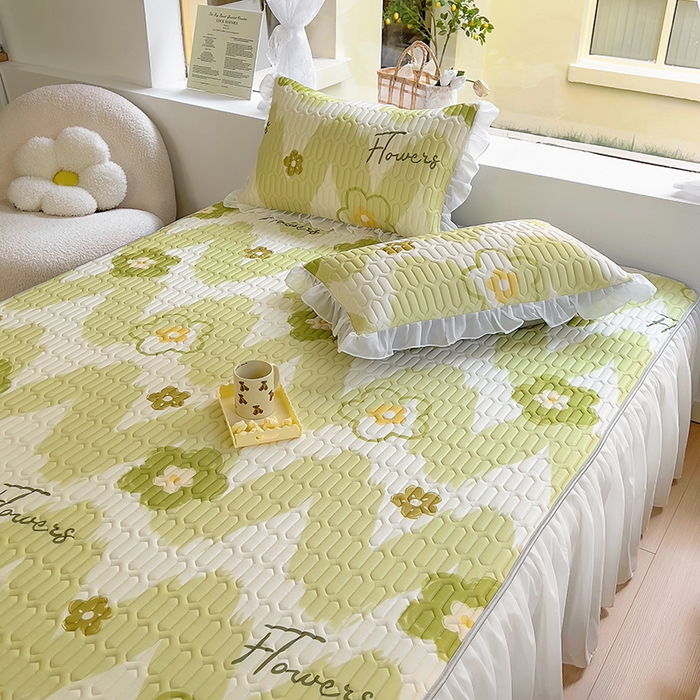 91家纺网 家纺一手货源 找家纺 柒月家居2023新款乳胶床裙款凉席和夏被 床裙款-花季