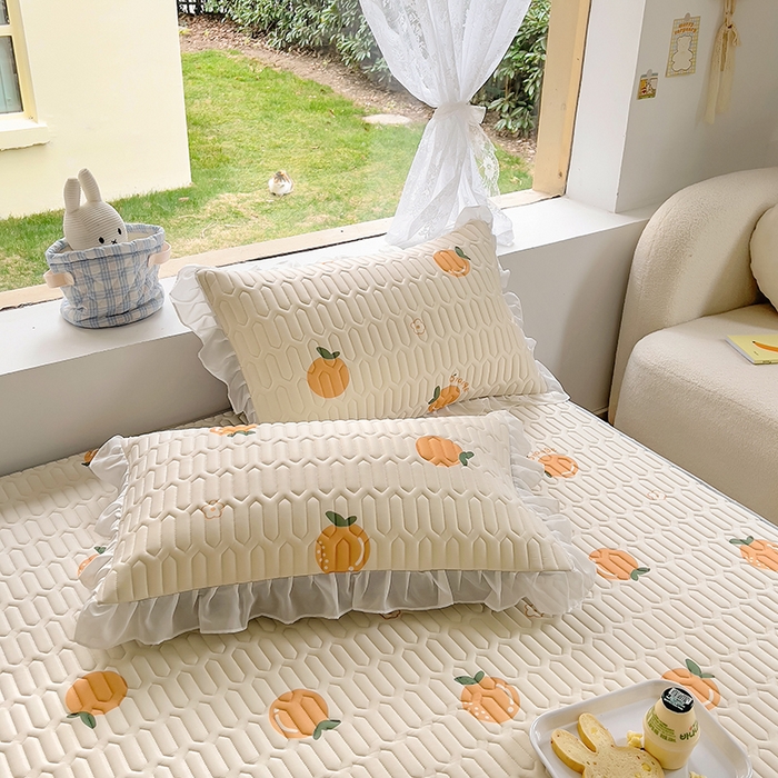 91家纺网 家纺一手货源 找家纺 柒月家居2023新款乳胶床裙款凉席和夏被 床裙款-小橘子