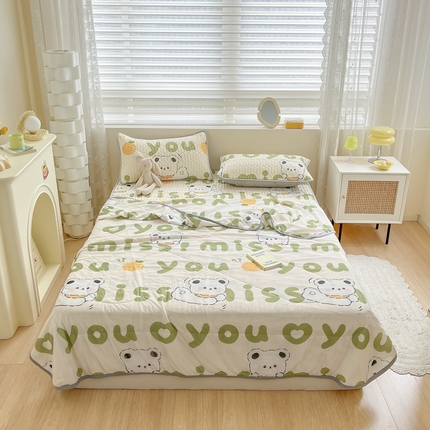 91家纺网 家纺一手货源 找家纺 柒月 2023新款凉感夏被四件套 字母小熊