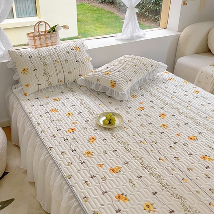 91家纺网 家纺一手货源 找家纺 （总）柒月家居2023新款乳胶床裙款凉席和夏被