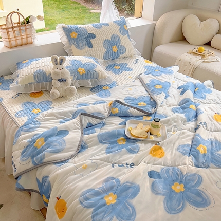 91家纺网 家纺一手货源 找家纺 （总）柒月家居2023新款乳胶床裙款凉席和夏被