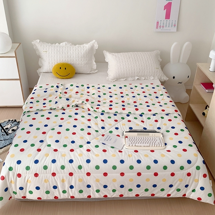 91家纺网 家纺一手货源 找家纺 美乐迪 2023新款针织棉夏被 彩色波点