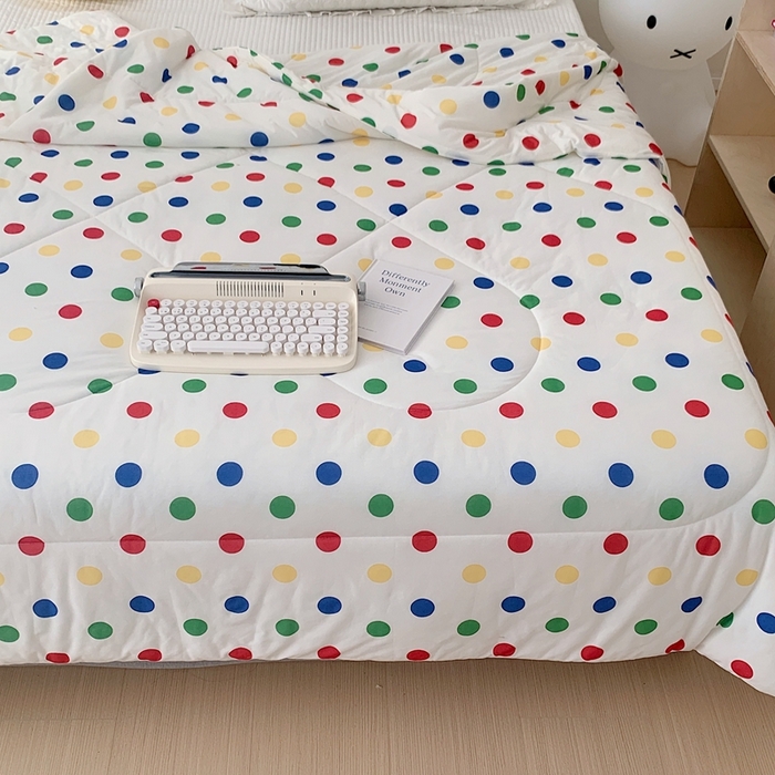 91家纺网 家纺一手货源 找家纺 美乐迪 2023新款针织棉夏被 彩色波点