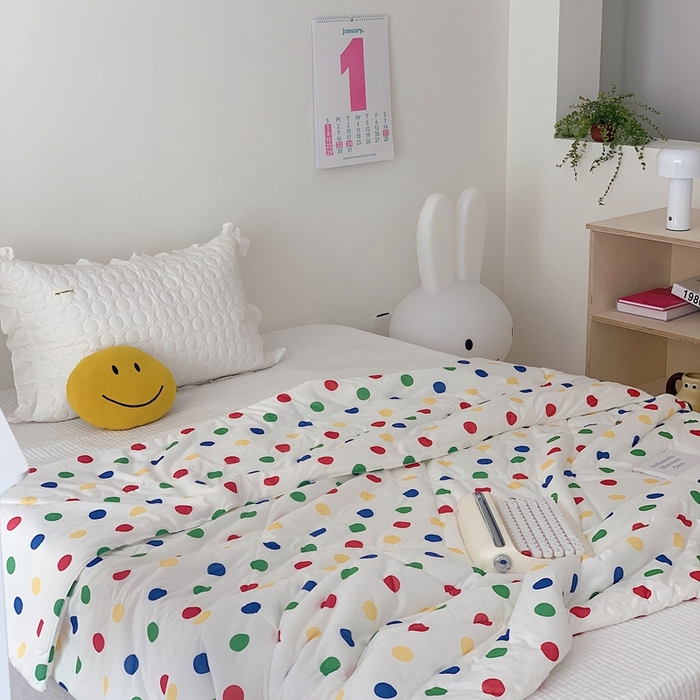 91家纺网 家纺一手货源 找家纺 美乐迪 2023新款针织棉夏被 彩色波点