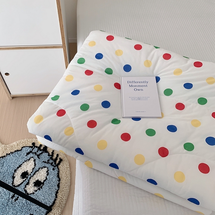 91家纺网 家纺一手货源 找家纺 美乐迪 2023新款针织棉夏被 彩色波点