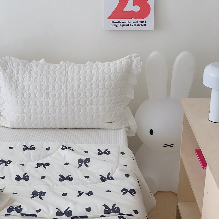 91家纺网 家纺一手货源 找家纺 美乐迪 2023新款针织棉夏被 黑白蝴蝶结