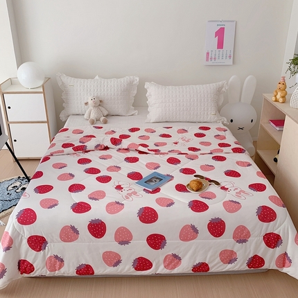 91家纺网 家纺一手货源 找家纺 美乐迪 2023新款针织棉夏被 草莓小兔