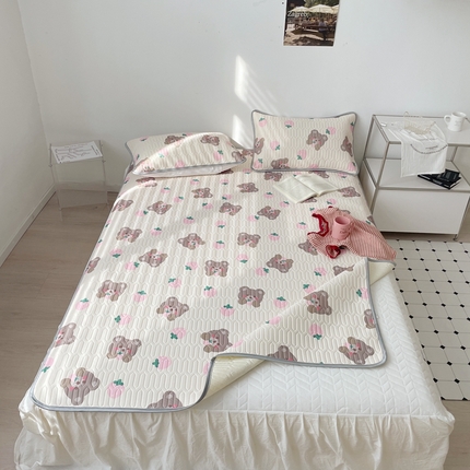 91家纺网 家纺一手货源 找家纺 美乐迪-2023新款乳胶凉席 草莓小熊