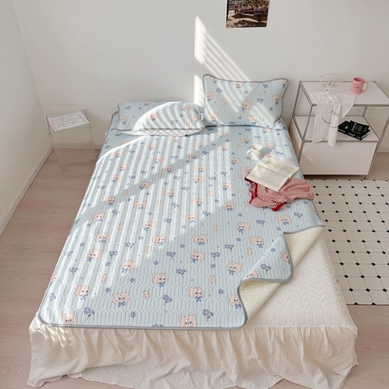 91家纺网 家纺一手货源 找家纺 美乐迪-2023新款乳胶凉席 领结熊