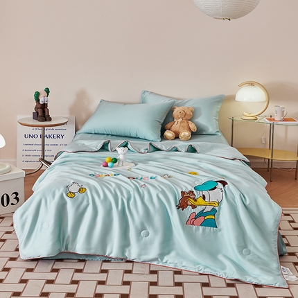 91家纺网 家纺一手货源 找家纺 （总）庭彤2023新款60S莱赛尔卡通刺绣贴布绣儿童夏被