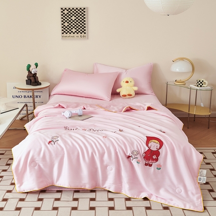 91家纺网 家纺一手货源 找家纺 庭彤2023新款60S莱赛尔卡通刺绣贴布绣儿童夏被 小红帽