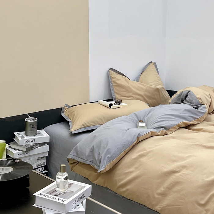 91家纺网 家纺一手货源 找家纺 安莱生活 2023新款60s长绒棉贡缎双拼小宽边四件套 卡其双拼浅灰