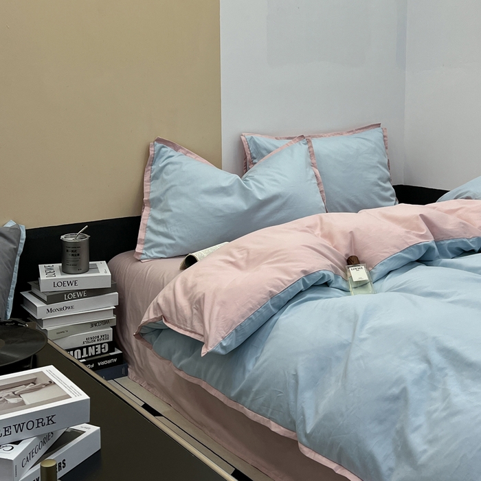 91家纺网 家纺一手货源 找家纺 安莱生活 2023新款60s长绒棉贡缎双拼小宽边四件套 淡蓝双拼嫩粉