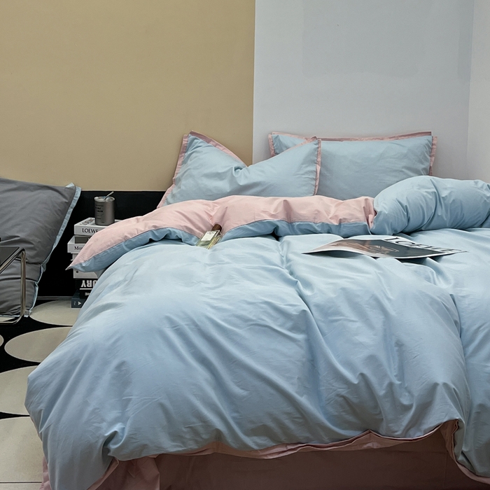 91家纺网 家纺一手货源 找家纺 安莱生活 2023新款60s长绒棉贡缎双拼小宽边四件套 淡蓝双拼嫩粉