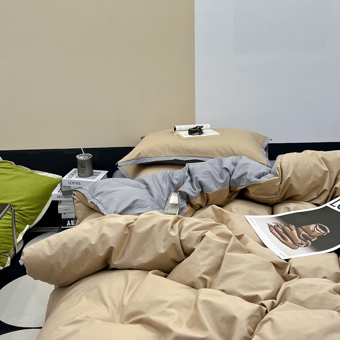 91家纺网 家纺一手货源 找家纺 安莱生活 2023新款60s长绒棉贡缎双拼小宽边四件套 卡其双拼浅灰