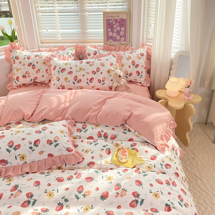 91家纺网 家纺一手货源 找家纺 梦之岛  2023新款棉麻水洗双层纱床裙四件套 草莓恋