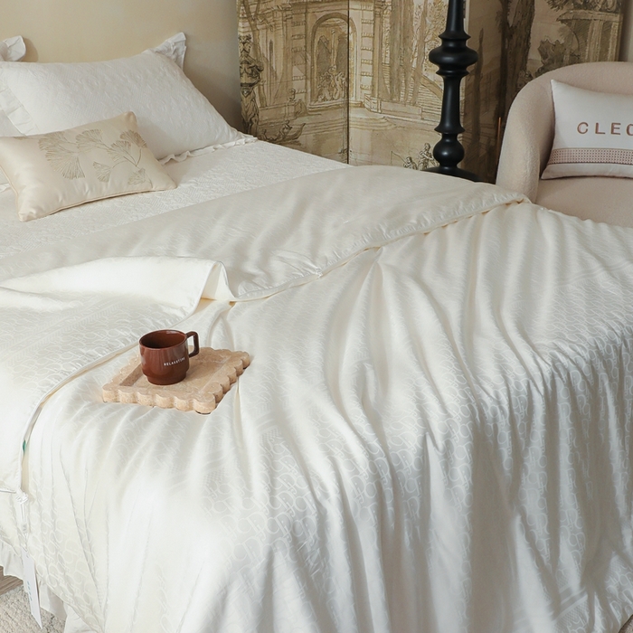 91家纺网 家纺一手货源 找家纺 香夫家纺 2023新款60S雅棉提花系列蚕丝被 DJ先生