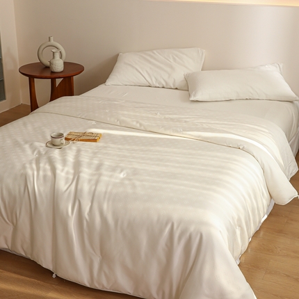 91家纺网 家纺一手货源 找家纺 （总）香夫家纺 2023新款60S雅棉提花系列蚕丝被