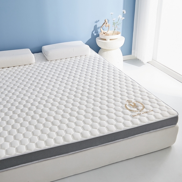 91家纺网 家纺一手货源 找家纺 鹿辉2023新款烫画牛奶丝立体床垫 如意兔白足球