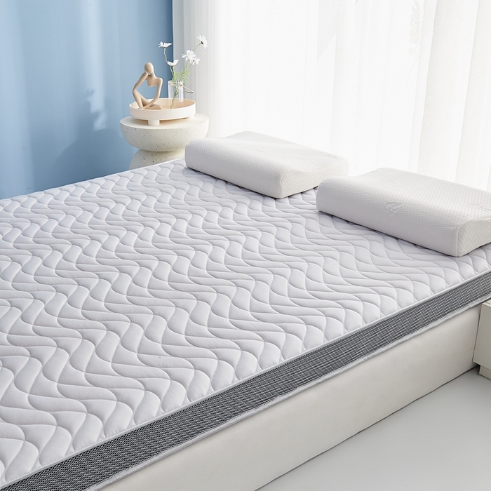 91家纺网 家纺一手货源 找家纺 鹿辉2023新款烫画牛奶丝立体床垫 如意兔灰波浪