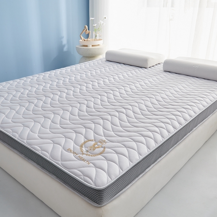 91家纺网 家纺一手货源 找家纺 鹿辉2023新款烫画牛奶丝立体床垫 如意兔灰波浪