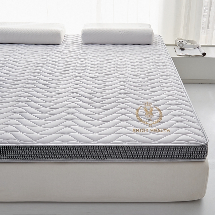 91家纺网 家纺一手货源 找家纺 鹿辉2023新款烫画牛奶丝立体床垫 如意兔灰波浪