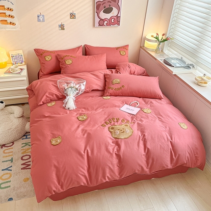 91家纺网 家纺一手货源 找家纺 莱登卡奴 2023新款全棉13374毛巾绣系列四件套 托尼熊焦糖