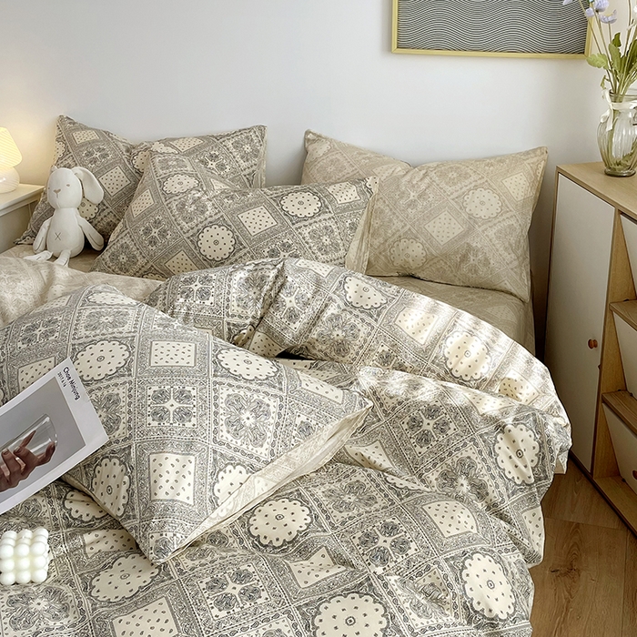 91家纺网 家纺一手货源 找家纺 千朵 2023新款13372全棉印花四件套 复古青花