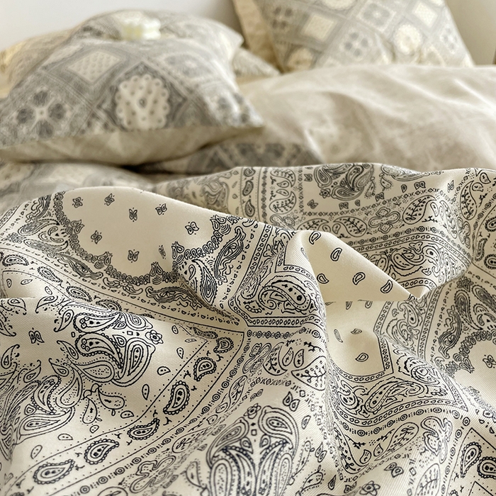 91家纺网 家纺一手货源 找家纺 千朵 2023新款13372全棉印花四件套 复古青花