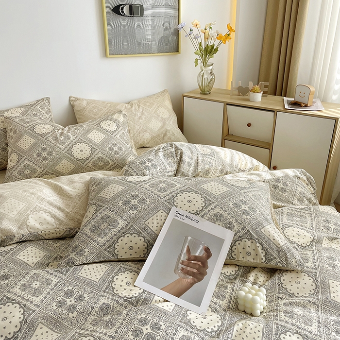 91家纺网 家纺一手货源 找家纺 千朵 2023新款13372全棉印花四件套 复古青花