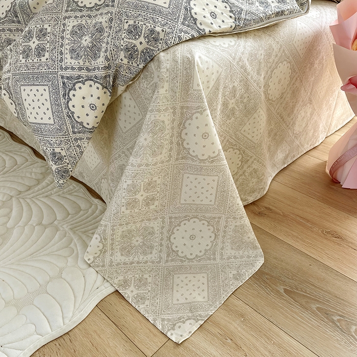 91家纺网 家纺一手货源 找家纺 千朵 2023新款13372全棉印花四件套 复古青花