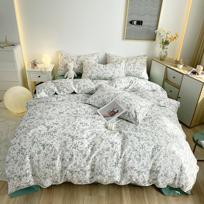 91家纺网 家纺一手货源 找家纺 千朵 2023新款13372全棉印花四件套 小城故事