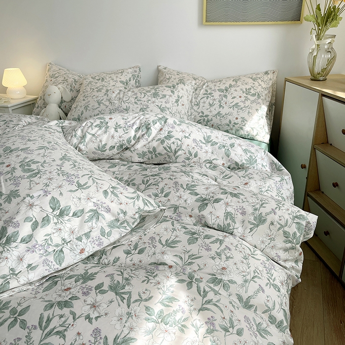 91家纺网 家纺一手货源 找家纺 千朵 2023新款13372全棉印花四件套 小城故事