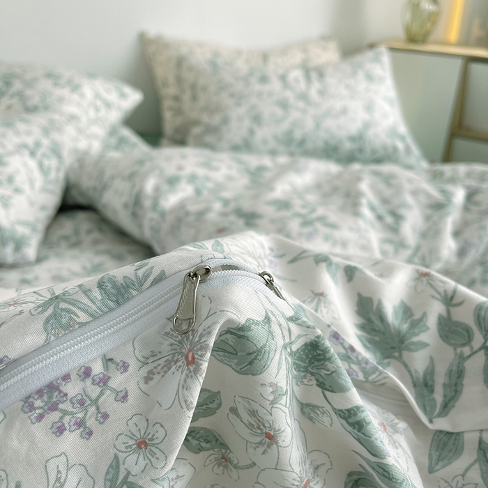 91家纺网 家纺一手货源 找家纺 千朵 2023新款13372全棉印花四件套 小城故事