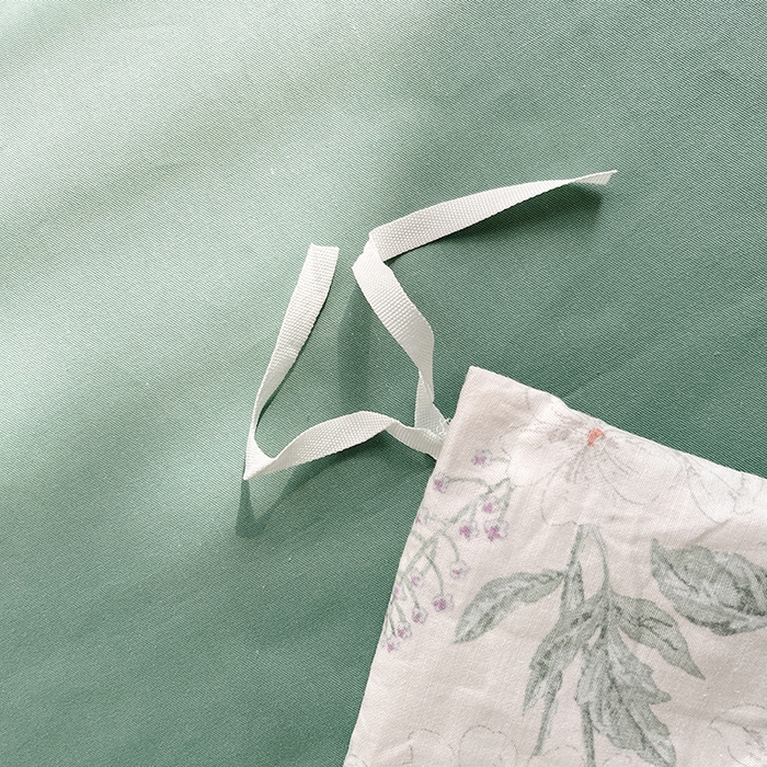 91家纺网 家纺一手货源 找家纺 千朵 2023新款13372全棉印花四件套 小城故事