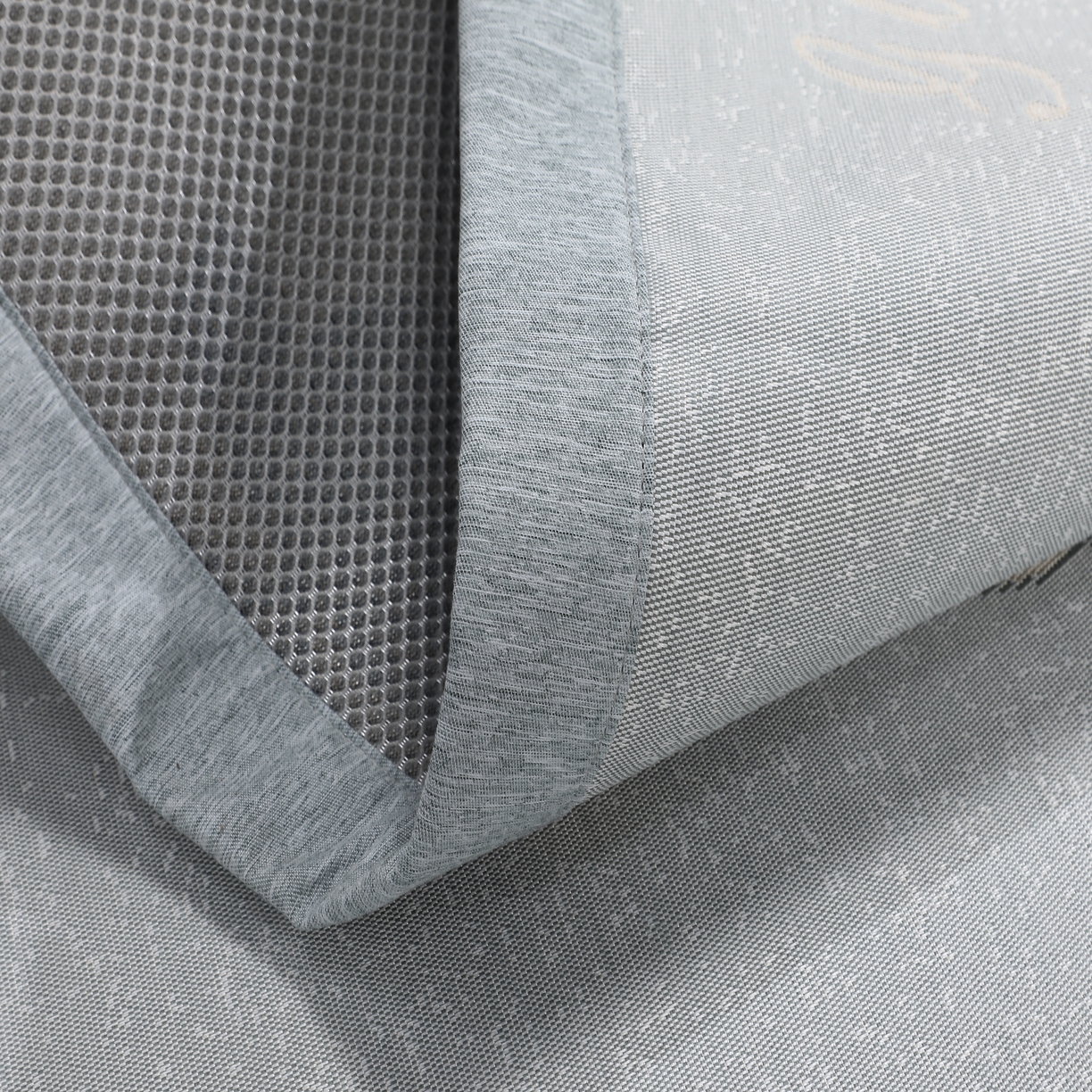 91家纺网 家纺一手货源 找家纺 新月家纺 2023新款防滑无纺布牛奶冰丝席 芭蕉叶