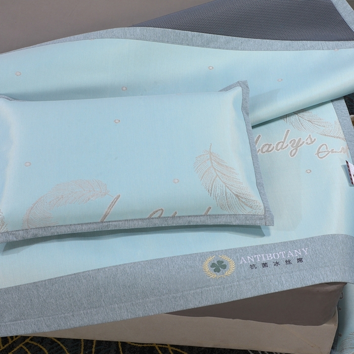 91家纺网 家纺一手货源 找家纺 新月家纺 2023新款防滑无纺布牛奶冰丝席 羽毛