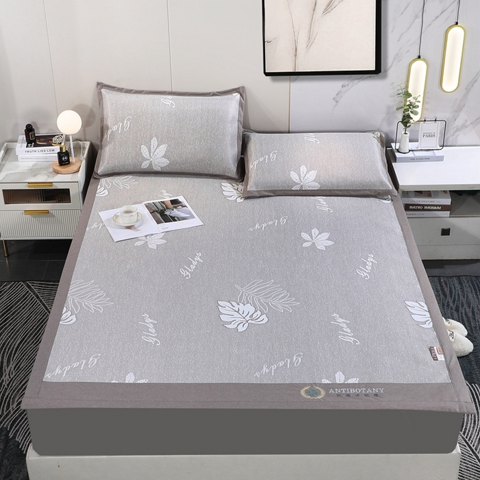 91家纺网 家纺一手货源 找家纺 新月家纺 2023新款防滑无纺布牛奶冰丝席 芭蕉叶 咖