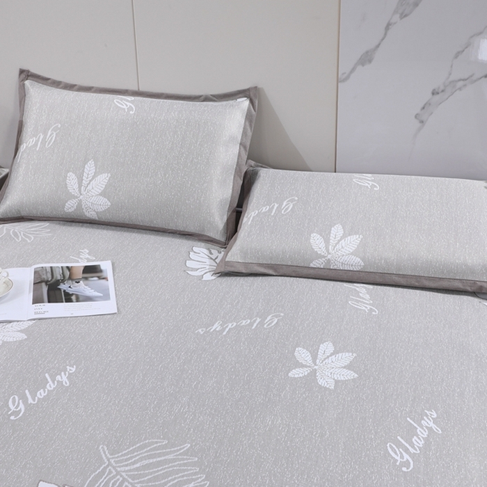 91家纺网 家纺一手货源 找家纺 新月家纺 2023新款防滑无纺布牛奶冰丝席 芭蕉叶 咖