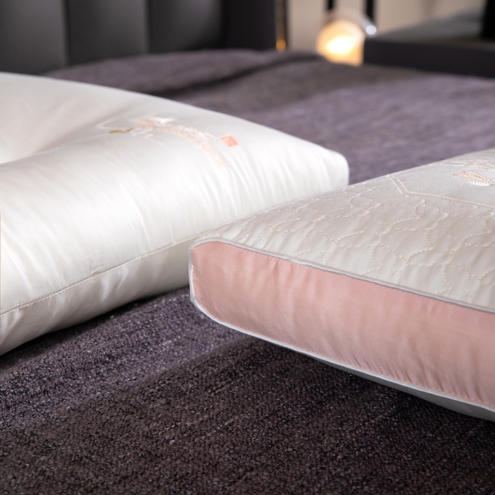 91家纺网 家纺一手货源 找家纺 九州枕芯2023新款蚕丝蛋白枕 粉色