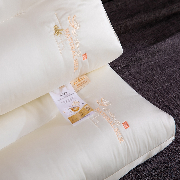 91家纺网 家纺一手货源 找家纺 九州枕芯2023新款蚕丝蛋白枕 粉色