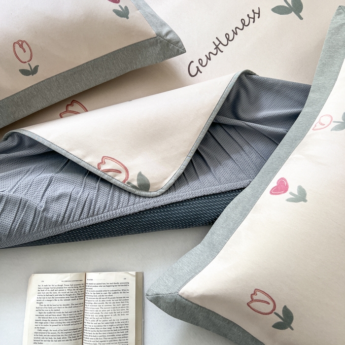 91家纺网 家纺一手货源 找家纺 三味舒屋 2026新款抗菌数码印花冰丝席--小莫奈 床笠款