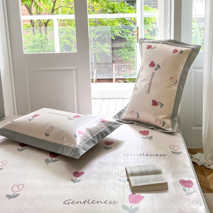 91家纺网 家纺一手货源 找家纺 三味舒屋 2026新款抗菌数码印花冰丝席--小莫奈 床笠款