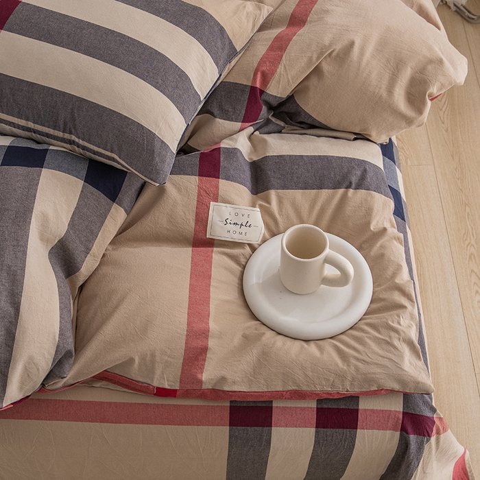 91家纺网 家纺一手货源 找家纺 栩裕纺织2025新款全棉水洗棉学生三件套四件套 宝莉 (咖大格）