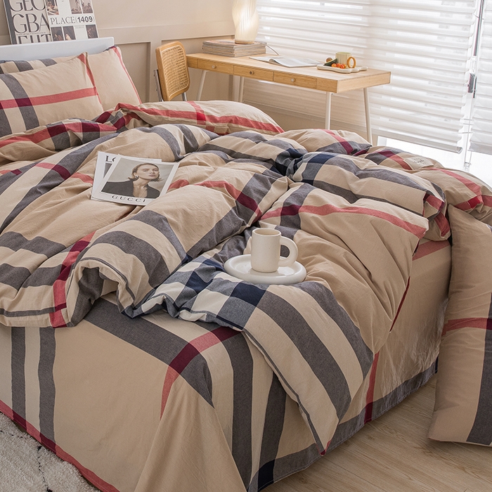 91家纺网 家纺一手货源 找家纺 栩裕纺织2025新款全棉水洗棉学生三件套四件套 宝莉 (咖大格）